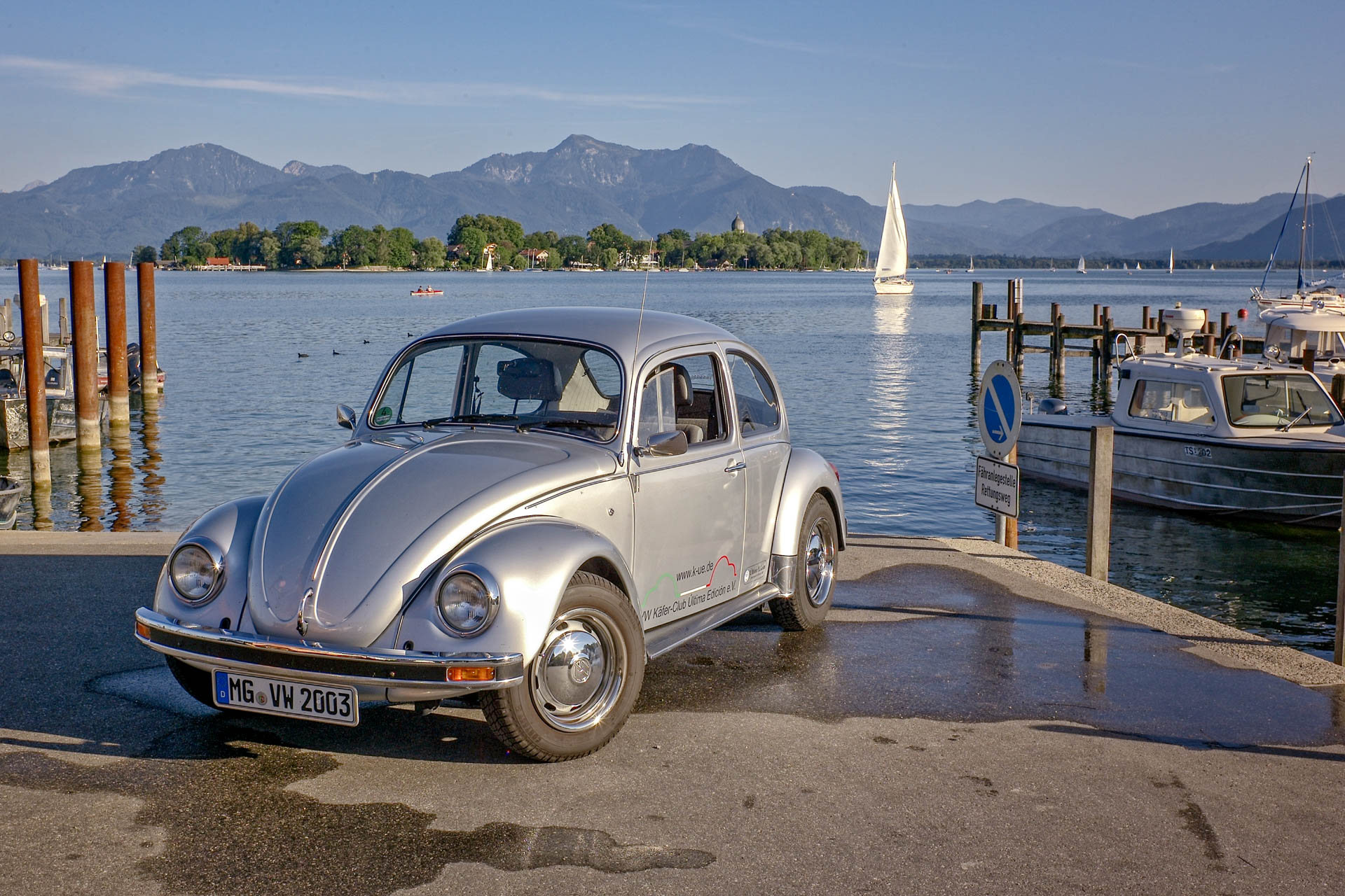 Club Beetle in front of the Chiemsee
