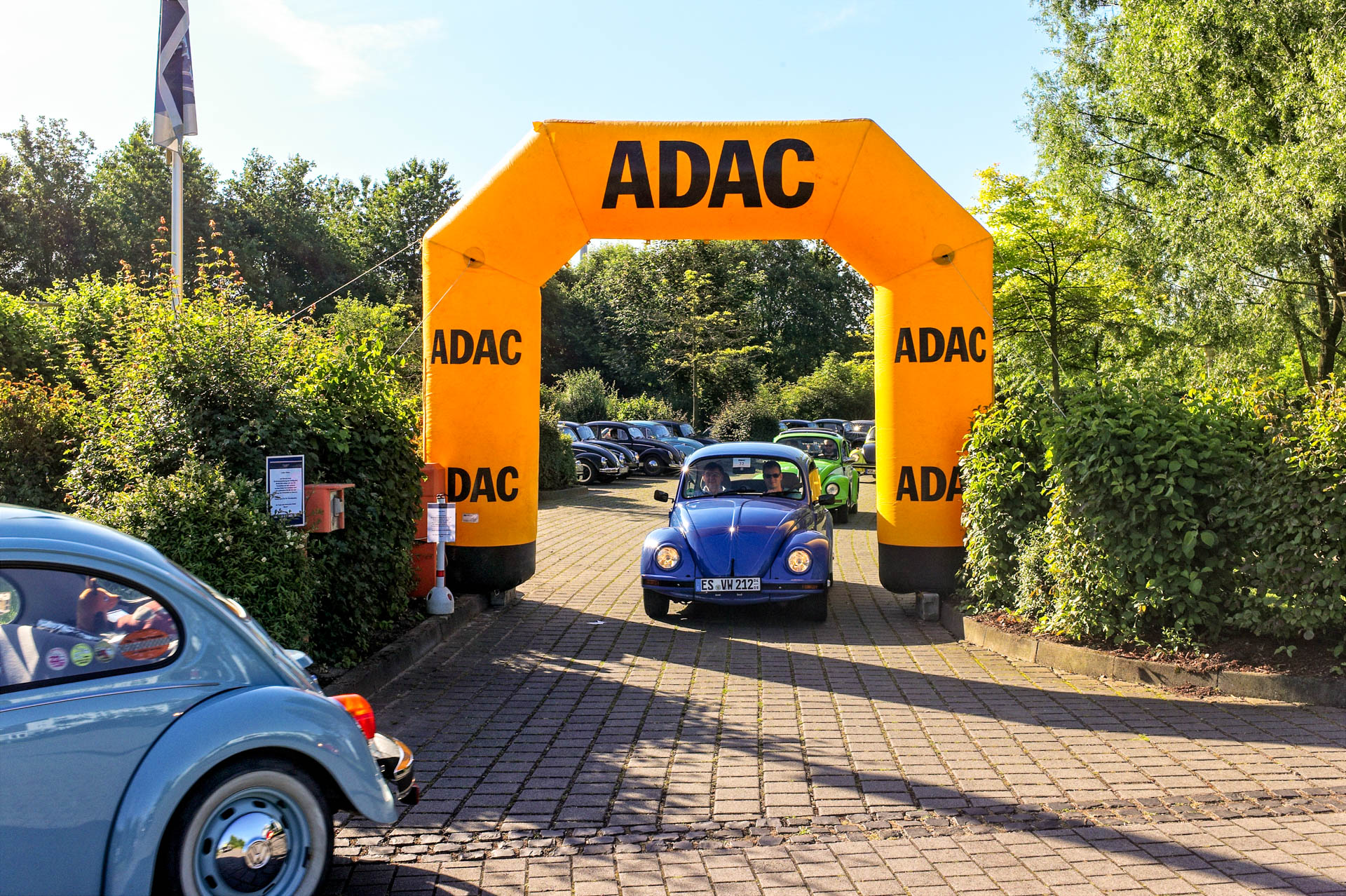 ADAC starting arch in front of the Welcome Hotel in Wesel