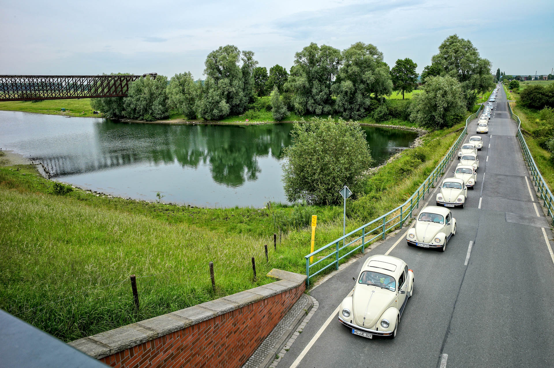 Old Rhine arm with railway bridge from 1865