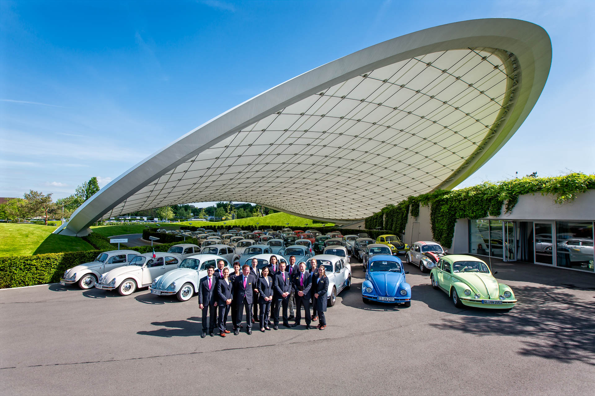 Our guides through the Autostadt (© Marek Kruszewski)