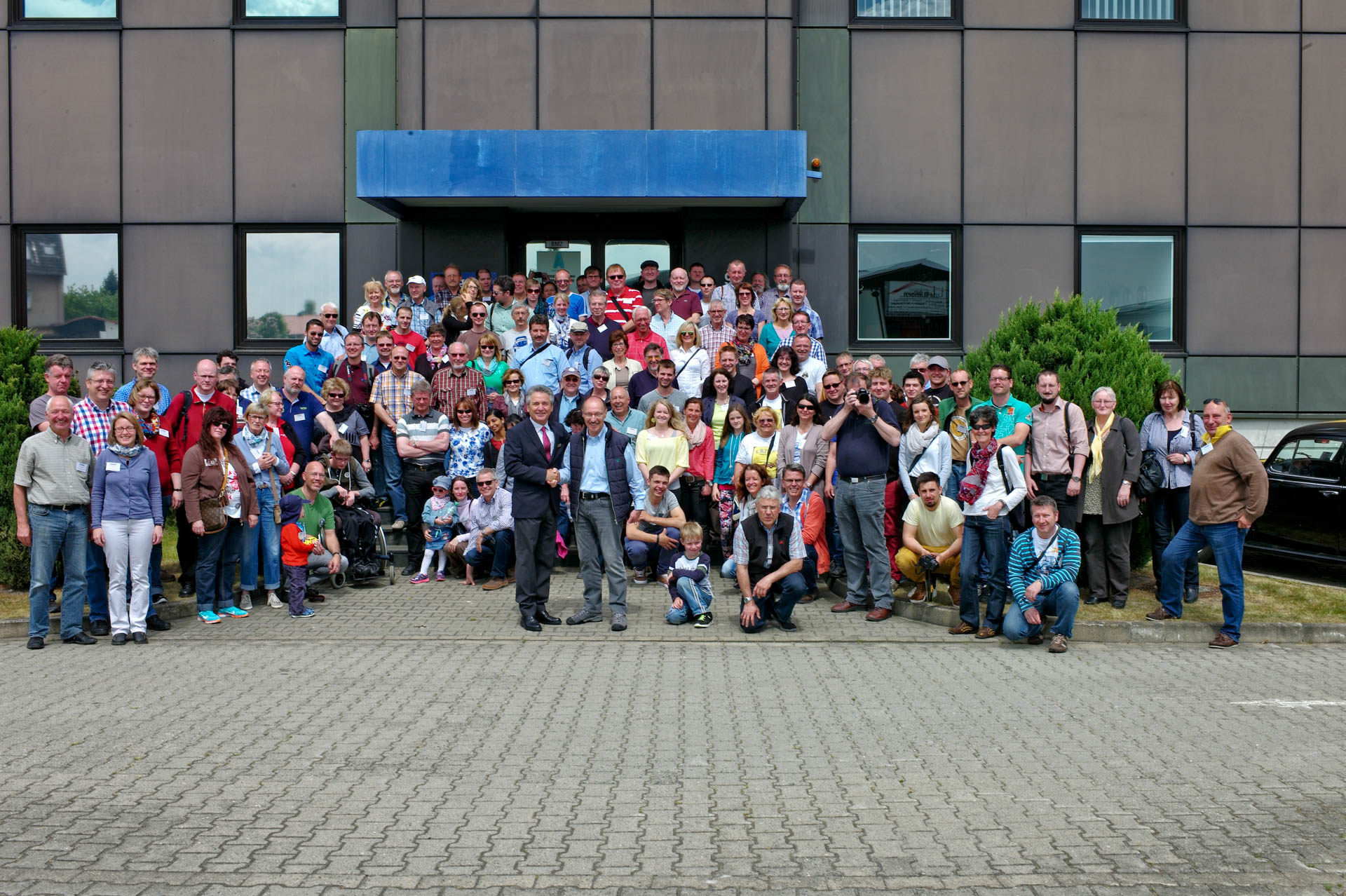 Group photo in front of the Autostadt depot