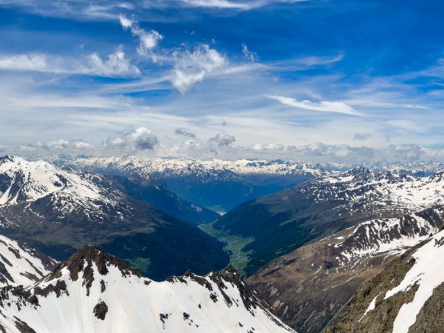Vista desde el mirador de Dreiländereck hacia el lago Reschen